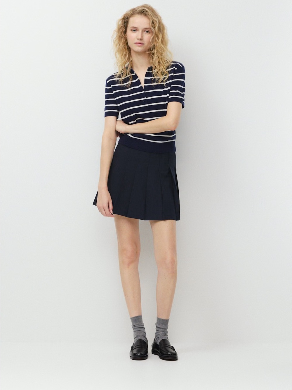 NWOT Aritzia Sunday Best Olive Pleated Navy Skirt - Size 10
